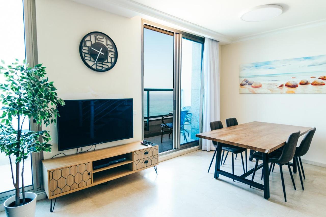 Almog Beach Apt Hotel מלון דירות אלמוג ביץ' Haifa Exterior foto
