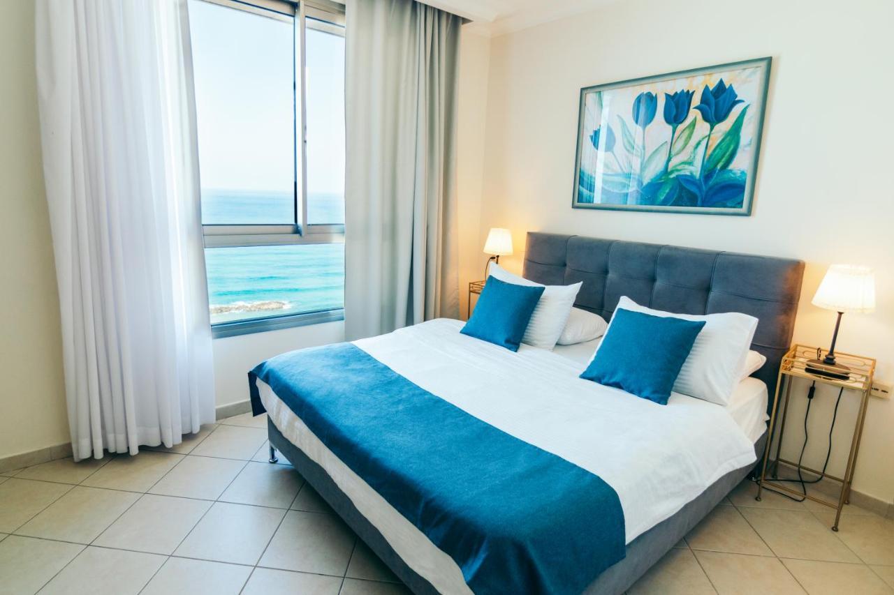 Almog Beach Apt Hotel מלון דירות אלמוג ביץ' Haifa Exterior foto
