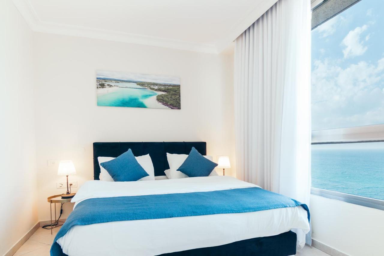 Almog Beach Apt Hotel מלון דירות אלמוג ביץ' Haifa Exterior foto