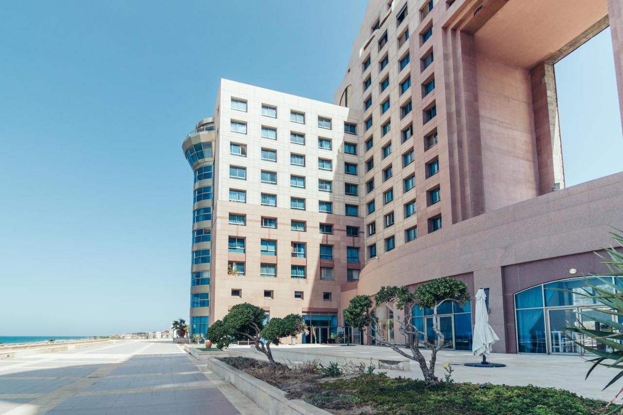 Almog Beach Apt Hotel מלון דירות אלמוג ביץ' Haifa Exterior foto