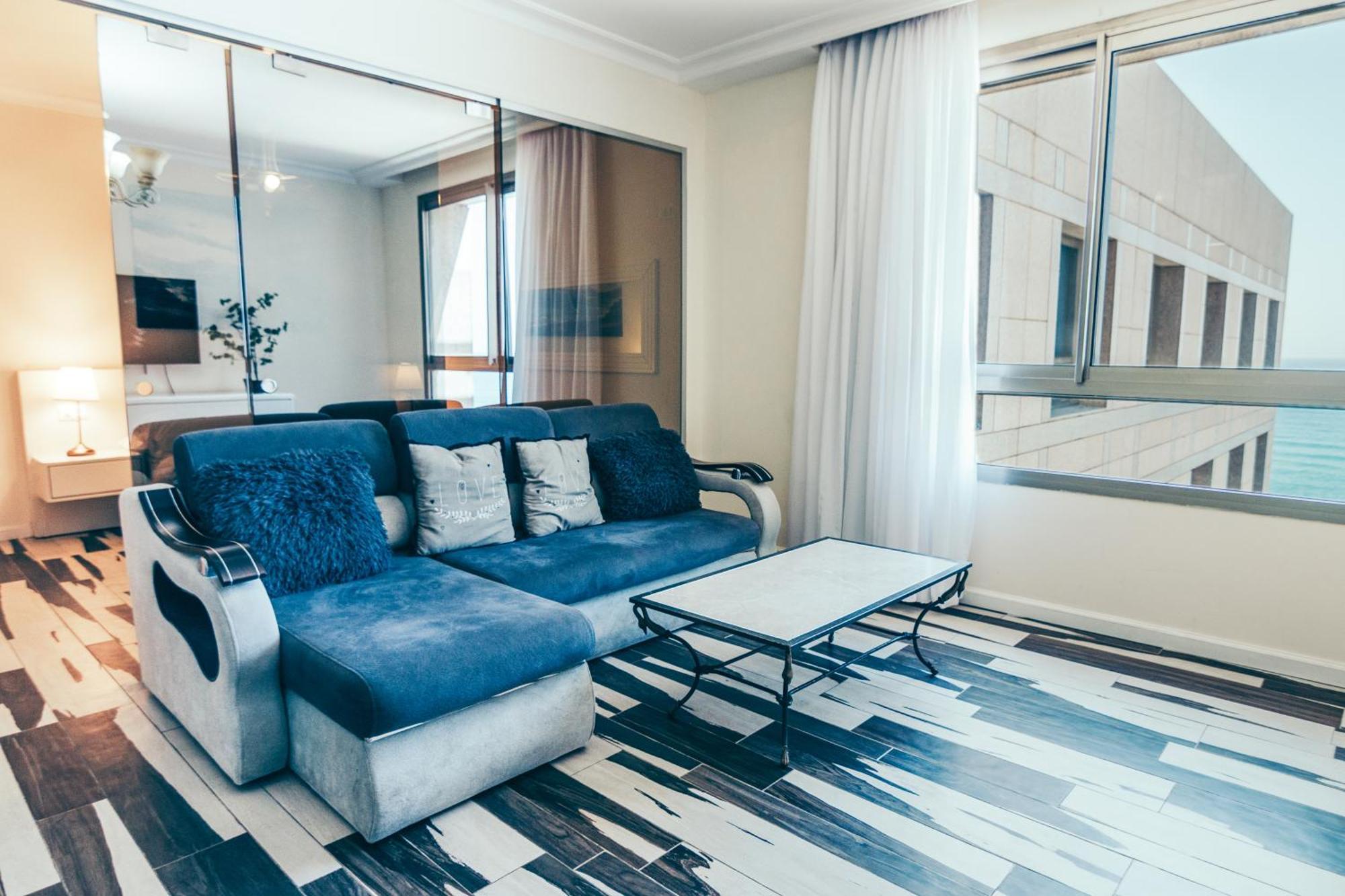Almog Beach Apt Hotel מלון דירות אלמוג ביץ' Haifa Exterior foto